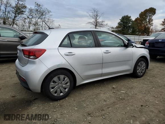 ✅ 2020 Kia Rio S • VIN: 3KPA25AD0LE306463 • Lot: 90092355. Wystawiony na Copart z przebiegiem 140 513 mil. Bezpłatny archiwum sprzedaży aukcyjnych z USA i szczegółowy raport historii pojazdu na DreamBid. Zdjęcie 3.