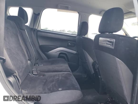 ✅ 2011 Mitsubishi Outlander ES • VIN: JA4AS2AW2BU021211 • Лот: 55471135. Опубликован ранее на Copart с пробегом 184 759 миль. Бесплатный доступ к архиву аукционных продаж из США и подробный отчёт об истории автомобиля на DreamBid. Изображение 11.