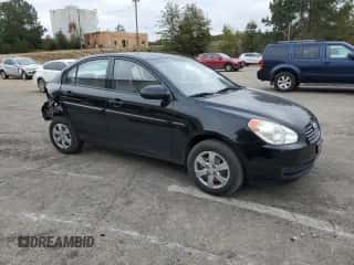 2008 Hyundai Accent GLS z VIN KMHCN46C88U277079, wystawiony jako Copart lot #77453424 z przebiegiem 63 933 mil mil oraz Szkoda całkowita • Salvage title. Historia ofert i sprzedaży dostępna na DreamBid. Obrazek 4.