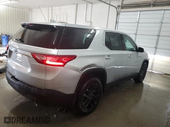 ✅ 2020 Chevrolet Traverse LS • VIN: 1GNERFKW1LJ130830 • Lot: 61297324. Wystawiony na Copart z przebiegiem 97 301 mil. Bezpłatny archiwum sprzedaży aukcyjnych z USA i szczegółowy raport historii pojazdu na DreamBid. Zdjęcie 3.