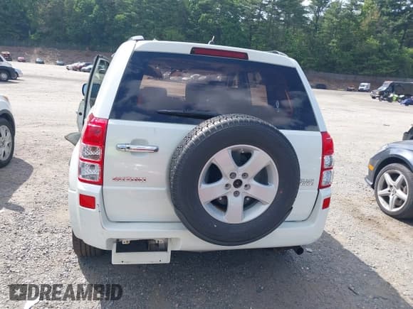 ✅ 2010 Suzuki Grand Vitara XSport • VIN: JS3TE0D48A4100189 • Lot: 42500701. Listed on IAAI with 135,346 mi. Free auction sales archive from the USA and detailed vehicle history report at DreamBid. Image 16.