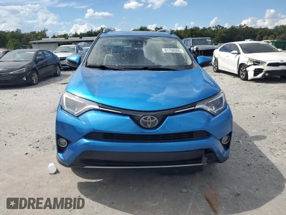 ✅ 2017 Toyota RAV4 XLE • VIN: JTMWFREV0HJ133719 • Lot: 81708905. Listed on Copart with Not provided. Free auction sales archive from the USA and detailed vehicle history report at DreamBid. Image 5.