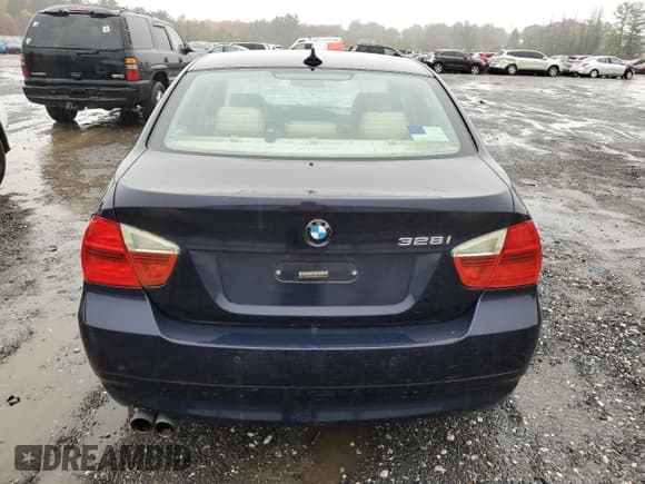 ✅ 2008 BMW 3 Series 328i • VIN: WBAVA33598KX84400 • Лот: 90666465. Опубликован ранее на Copart с пробегом Не указан. Бесплатный доступ к архиву аукционных продаж из США и подробный отчёт об истории автомобиля на DreamBid. Изображение 6.