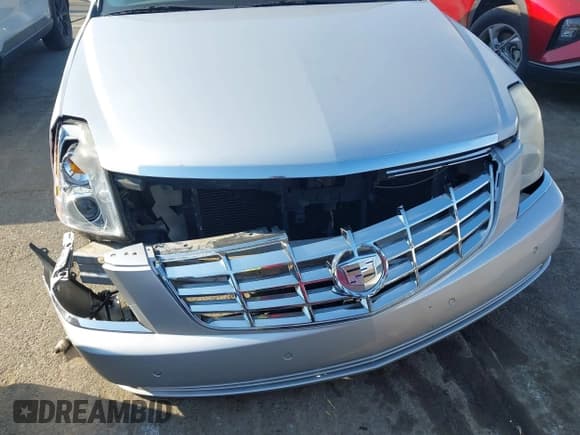 ✅ 2010 Cadillac DTS 1SC • VIN: 1G6KD5EYXAU132947 • Lot: 43488662. Wystawiony na IAAI z przebiegiem 124 097 mil. Bezpłatny archiwum sprzedaży aukcyjnych z USA i szczegółowy raport historii pojazdu na DreamBid. Zdjęcie 6.