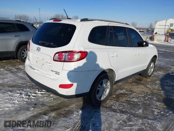 ✅ 2011 Hyundai Santa Fe GLS • VIN: 5XYZGDAB4BG001384 • Лот: 43846292. Опубликован ранее на IAAI с пробегом 202 995 миль. Бесплатный доступ к архиву аукционных продаж из США и подробный отчёт об истории автомобиля на DreamBid. Изображение 4.