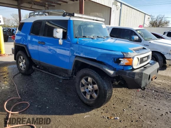 ✅ 2007 Toyota FJ Cruiser • VIN: JTEBU11F670057766 • Lot: 43018835. Listed on Copart with 245,625 mi. Free auction sales archive from the USA and detailed vehicle history report at DreamBid. Image 4.