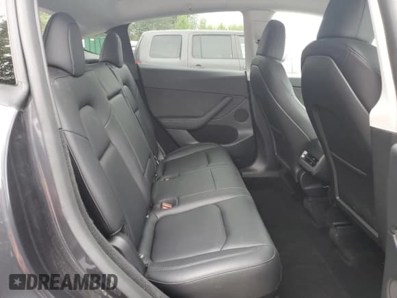 ✅ 2024 Tesla Model Y Long Range • VIN: 7SAYGDEE5RF130383 • Lot: 60263265. Wystawiony na Copart z przebiegiem 12 531 mil. Bezpłatny archiwum sprzedaży aukcyjnych z USA i szczegółowy raport historii pojazdu na DreamBid. Zdjęcie 11.