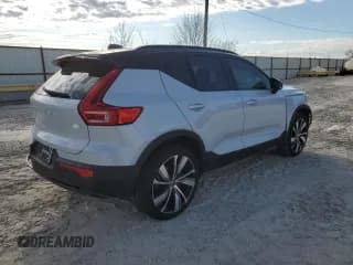 ✅ 2021 Volvo XC40 • VIN: YV4ED3UR7M2561744 • Lot: 43832303. Listed on Copart with 10,884 mi. Free auction sales archive from the USA and detailed vehicle history report at DreamBid. Image 3.
