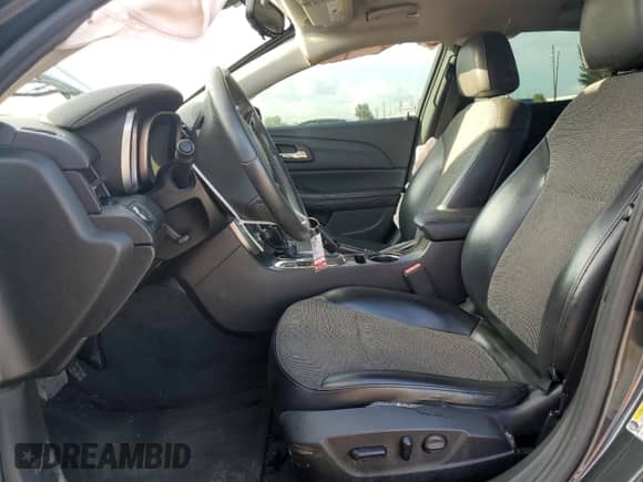 ✅ 2015 Chevrolet Malibu LT • VIN: 1G11D5SL1FF253842 • Lot: 71502124. Wystawiony na Copart z przebiegiem 96 178 mil mil. Skorzystaj z bezpłatnego archiwum sprzedaży aukcyjnych z USA i zobacz szczegółowy raport historii pojazdu na DreamBid. Zdjęcie 7.