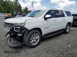 ✅ 2022 Chevrolet Suburban Premier • VIN: 1GNSKFKD9NR221855 • Lot: 62273845. Wystawiony na Copart z przebiegiem 74 702 mil. Bezpłatny archiwum sprzedaży aukcyjnych z USA i szczegółowy raport historii pojazdu na DreamBid. Zdjęcie 1.