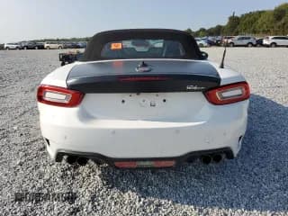 ✅ 2018 FIAT 124 Spider Abarth • VIN: JC1NFAEK6J0137964 • Лот: 70926304. Опубликован ранее на Copart с пробегом 46 821 миль. Бесплатный доступ к архиву аукционных продаж из США и подробный отчёт об истории автомобиля на DreamBid. Изображение 6.