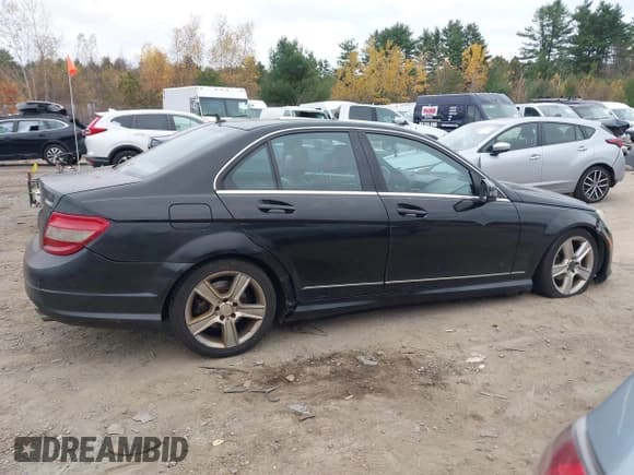 ✅ 2011 Mercedes-Benz C 300 Sport • VIN: WDDGF8BB1BR145322 • Lot: 43485691. Wystawiony na IAAI z przebiegiem 147 203 mil. Bezpłatny archiwum sprzedaży aukcyjnych z USA i szczegółowy raport historii pojazdu na DreamBid. Zdjęcie 13.