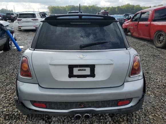 2009 MINI Hardtop S с VIN WMWMF73549TW81448, выставлен на аукционе Copart как лот 82073805 с пробегом 145 694 миль миль и Списание • Salvage title. История ставок и продаж доступна на DreamBid. Изображение 6.