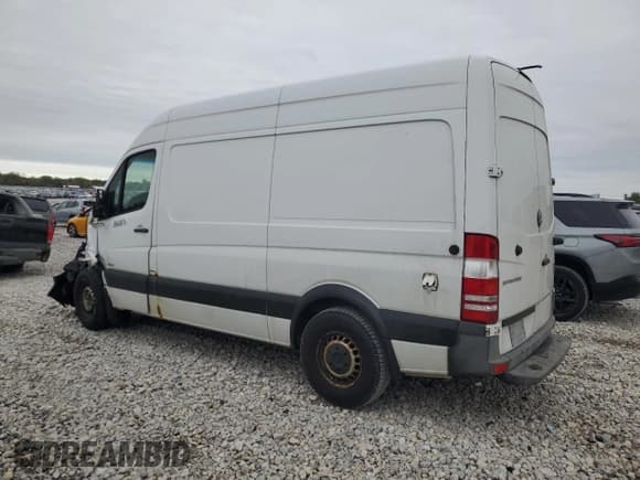 ✅ 2014 Mercedes-Benz Sprinter Cargo • VIN: WD3PE7DC8E5937423 • Lot: 86648975. Listed on Copart with 195,624 mi. Free auction sales archive from the USA and detailed vehicle history report at DreamBid. Image 2.