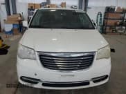 ✅ 2011 Chrysler Town & Country Touring • VIN: 2A4RR5DG9BR702385 • Лот: 66949765. Опубликован ранее на Copart с пробегом 157 407 миль. Бесплатный доступ к архиву аукционных продаж из США и подробный отчёт об истории автомобиля на DreamBid. Изображение 5.