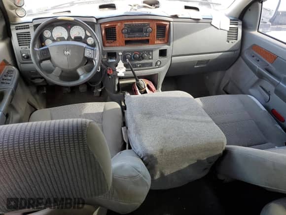 2006 Dodge 3500 SLT z VIN 3D7MX48C46G285623, wystawiony jako Copart lot #44562125 z przebiegiem 357 643 mil mil oraz Szkoda całkowita • Salvage title. Historia ofert i sprzedaży dostępna na DreamBid. Obrazek 8.