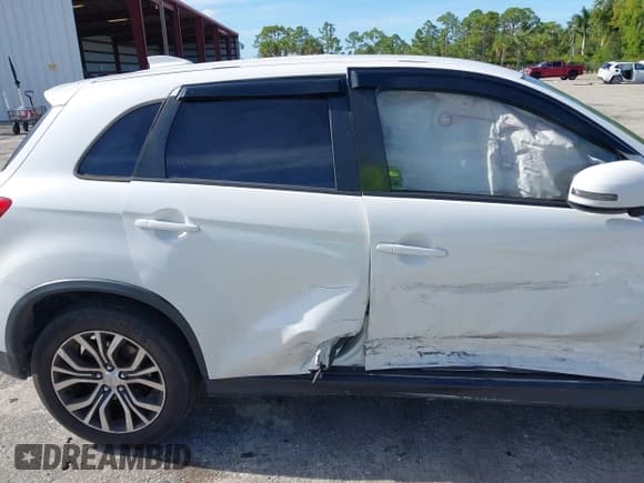 ✅ 2018 Mitsubishi Outlander ES • VIN: JA4AP3AU4JZ006653 • Lot: 43821514. Listed on IAAI with 105,316 mi. Free auction sales archive from the USA and detailed vehicle history report at DreamBid. Image 18.