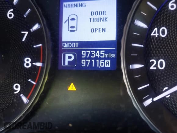 ✅ 2018 Infiniti Q70 Luxe • VIN: JN1BY1PR4JM370201 • Lot: 42821643. Listed on IAAI with 97,345 mi. Free auction sales archive from the USA and detailed vehicle history report at DreamBid. Image 15.