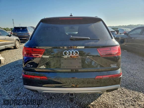 ✅ 2017 Audi Q7 Premium Plus • VIN: WA1LAAF75HD008985 • Lot: 93830005. Wystawiony na Copart z przebiegiem 102 651 mil. Bezpłatny archiwum sprzedaży aukcyjnych z USA i szczegółowy raport historii pojazdu na DreamBid. Zdjęcie 6.
