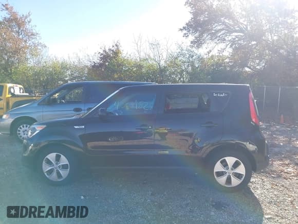 ✅ 2015 Kia Soul • VIN: KNDJN2A22F7784229 • Lot: 43691825. Listed on IAAI with 111,023 mi. Free auction sales archive from the USA and detailed vehicle history report at DreamBid. Image 14.