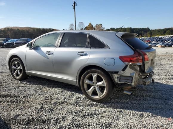 ✅ 2015 Toyota Venza XLE • VIN: 4T3BK3BB0FU117357 • Lot: 92267325. Listed on Copart with 285,965 mi. Free auction sales archive from the USA and detailed vehicle history report at DreamBid. Image 2.