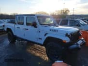 ✅ 2023 Jeep Gladiator Sport S • VIN: 1C6HJTAG7PL577721 • Lot: 43888896. Wystawiony na IAAI z przebiegiem 71 579 mil. Bezpłatny archiwum sprzedaży aukcyjnych z USA i szczegółowy raport historii pojazdu na DreamBid. Zdjęcie 13.