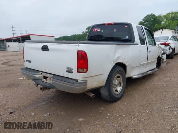 ✅ 2000 Ford F-150 XL • VIN: 1FTRX17LXYNA05021 • Lot: 42092275. Listed on IAAI with 115,979 mi. Free auction sales archive from the USA and detailed vehicle history report at DreamBid. Image 4.