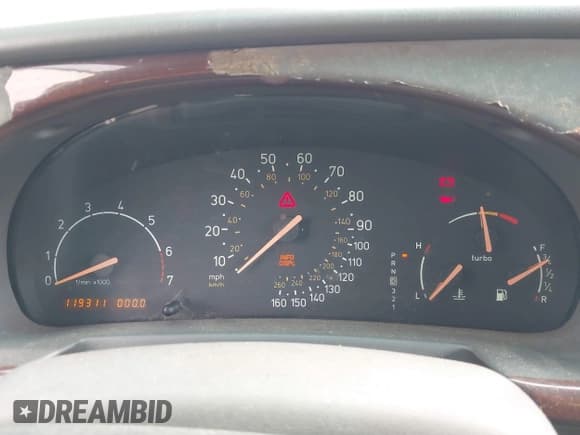 ✅ 2002 Saab 9-3 SE • VIN: YS3DF78K527002490 • Lot: 41703696. Wystawiony na IAAI z przebiegiem 119 311 mil. Bezpłatny archiwum sprzedaży aukcyjnych z USA i szczegółowy raport historii pojazdu na DreamBid. Zdjęcie 7.