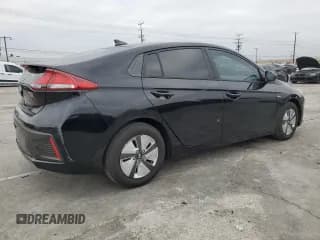 ✅ 2017 Hyundai Ioniq Blue • VIN: KMHC65LC2HU024539 • Lot: 42394435. Wystawiony na Copart z przebiegiem 79 619 mil. Bezpłatny archiwum sprzedaży aukcyjnych z USA i szczegółowy raport historii pojazdu na DreamBid. Zdjęcie 3.