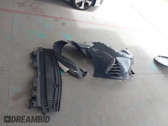 ✅ 2017 Toyota Corolla LE • VIN: 5YFBURHE8HP647507 • Лот: 43405913. Опубликован ранее на IAAI с пробегом 92 411 миль. Бесплатный доступ к архиву аукционных продаж из США и подробный отчёт об истории автомобиля на DreamBid. Изображение 12.