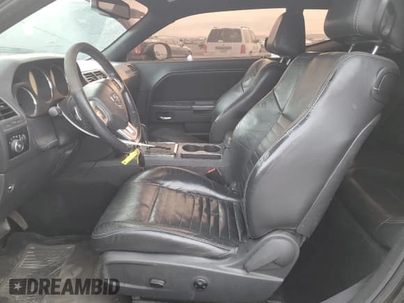 ✅ 2013 Dodge Challenger R/T Plus • VIN: 2C3CDYBT3DH631029 • Lot: 82620524. Wystawiony na Copart z przebiegiem 141 280 mil. Bezpłatny archiwum sprzedaży aukcyjnych z USA i szczegółowy raport historii pojazdu na DreamBid. Zdjęcie 7.