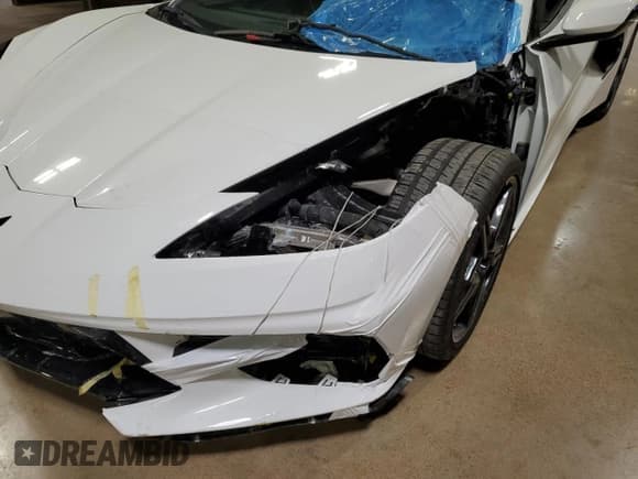 ✅ 2024 Chevrolet Corvette 2LT • VIN: 1G1YB2D4XR5122833 • Lot: 88783495. Wystawiony na Copart z przebiegiem 3 875 mil. Bezpłatny archiwum sprzedaży aukcyjnych z USA i szczegółowy raport historii pojazdu na DreamBid. Zdjęcie 14.