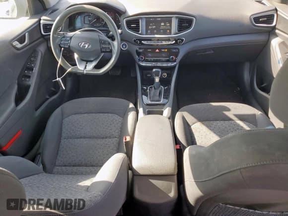 ✅ 2019 Hyundai Ioniq Blue • VIN: KMHC65LC8KU176042 • Lot: 52925975. Wystawiony na Copart z przebiegiem 172 961 mil. Bezpłatny archiwum sprzedaży aukcyjnych z USA i szczegółowy raport historii pojazdu na DreamBid. Zdjęcie 8.