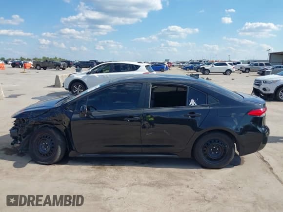 ✅ 2022 Toyota Corolla LE • VIN: 5YFEPMAE5NP272060 • Lot: 43303928. Listed on IAAI with 98,102 mi. Free auction sales archive from the USA and detailed vehicle history report at DreamBid. Image 15.