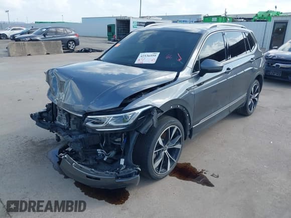 ✅ 2022 Volkswagen Tiguan SEL R-Line • VIN: 3VV4B7AX9NM167348 • Lot: 42536559. Wystawiony na IAAI z przebiegiem 43 139 mil. Bezpłatny archiwum sprzedaży aukcyjnych z USA i szczegółowy raport historii pojazdu na DreamBid. Zdjęcie 20.