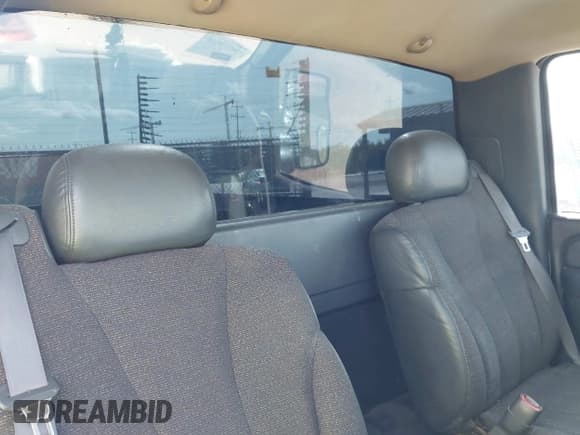 ✅ 2000 Chevrolet Silverado 1500 • VIN: 1GCEK14V3YZ229677 • Lot: 42687797. Listed on IAAI with 211,469 mi. Free auction sales archive from the USA and detailed vehicle history report at DreamBid. Image 8.