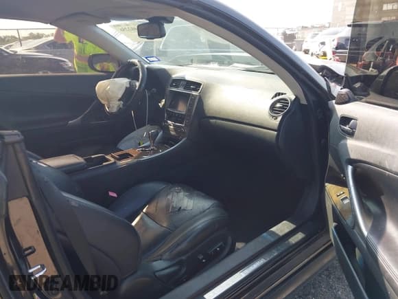 ✅ 2010 Lexus IS 250 C • VIN: JTHFF2C27A2508603 • Lot: 42402256. Listed on IAAI with 164,938 mi. Free auction sales archive from the USA and detailed vehicle history report at DreamBid. Image 5.