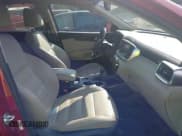 ✅ 2017 Kia Sorento EX • VIN: 5XYPH4A56HG282823 • Лот: 42688908. Опубликован ранее на IAAI с пробегом 86 000 миль. Бесплатный доступ к архиву аукционных продаж из США и подробный отчёт об истории автомобиля на DreamBid. Изображение 5.