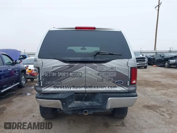 ✅ 2001 Ford Excursion XLT • VIN: 1FMNU41S51EB17641 • Lot: 42420753. Wystawiony na IAAI z przebiegiem 218 460 mil. Bezpłatny archiwum sprzedaży aukcyjnych z USA i szczegółowy raport historii pojazdu na DreamBid. Zdjęcie 16.