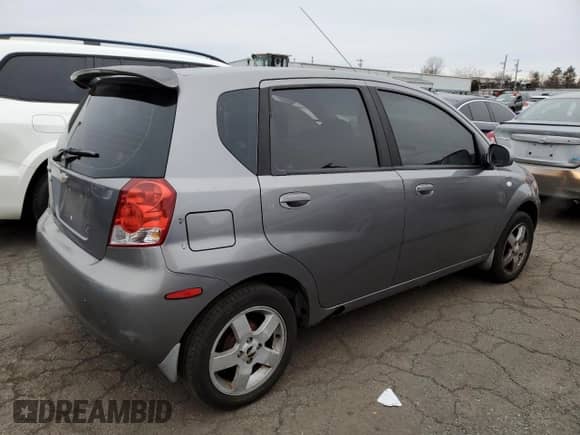 2006 Chevrolet Aveo LT z VIN KL1TG66646B542813, wystawiony jako Copart lot #85950954 z przebiegiem 120 570 mil mil oraz Szkoda całkowita • Salvage title. Historia ofert i sprzedaży dostępna na DreamBid. Obrazek 3.
