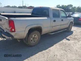 ✅ 2004 Chevrolet Silverado 2500 LT • VIN: 1GCGC23U54F251213 • Lot: 43139857. Wystawiony na IAAI z przebiegiem 195 396 mil. Bezpłatny archiwum sprzedaży aukcyjnych z USA i szczegółowy raport historii pojazdu na DreamBid. Zdjęcie 4.