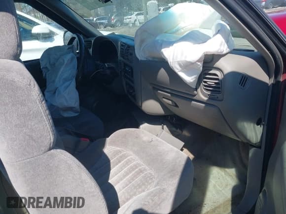 ✅ 2001 Chevrolet S-10 LS • VIN: 1GCCS19W518200654 • Лот: 41864024. Опубликован ранее на IAAI с пробегом Не указан. Бесплатный доступ к архиву аукционных продаж из США и подробный отчёт об истории автомобиля на DreamBid. Изображение 5.