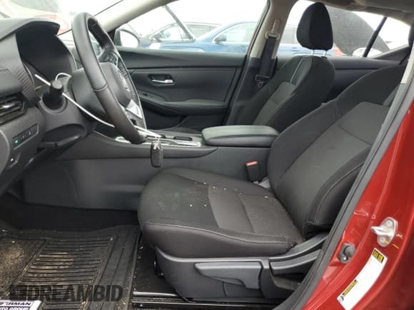 ✅ 2024 Nissan Sentra SV • VIN: 3N1AB8CV8RY390419 • Lot: 66461805. Wystawiony na Copart z przebiegiem 5 979 mil. Bezpłatny archiwum sprzedaży aukcyjnych z USA i szczegółowy raport historii pojazdu na DreamBid. Zdjęcie 7.