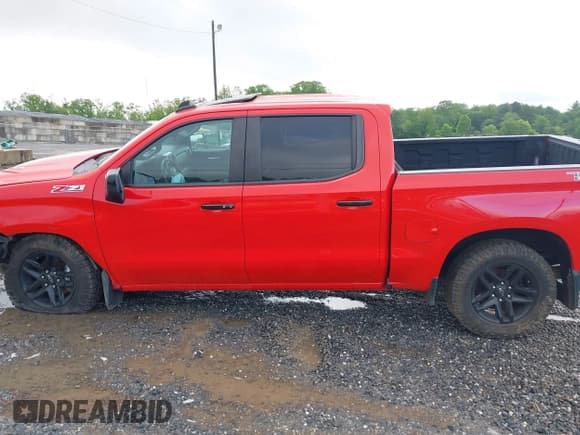 ✅ 2021 Chevrolet Silverado 1500 LT Trail Boss • VIN: 1GCPYFEL1MZ172844 • Lot: 42225897. Wystawiony na IAAI z przebiegiem 59 625 mil. Bezpłatny archiwum sprzedaży aukcyjnych z USA i szczegółowy raport historii pojazdu na DreamBid. Zdjęcie 14.