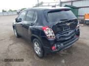 ✅ 2022 Chevrolet Trax LS • VIN: KL7CJNSMXNB503258 • Lot: 42073263. Wystawiony na IAAI z przebiegiem 89 406 mil. Bezpłatny archiwum sprzedaży aukcyjnych z USA i szczegółowy raport historii pojazdu na DreamBid. Zdjęcie 3.