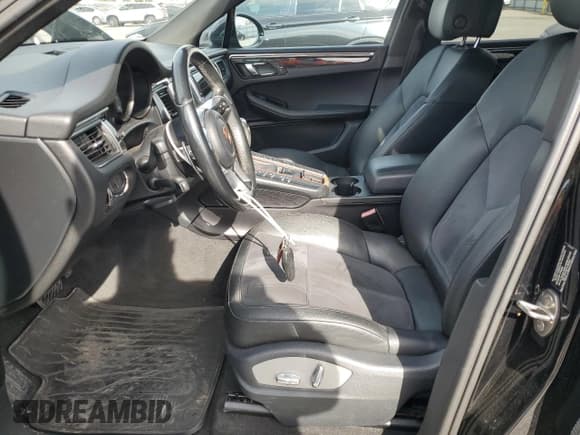 ✅ 2016 Porsche Macan S • VIN: WP1AB2A52GLB52986 • Lot: 92134565. Wystawiony na Copart z przebiegiem 125 560 mil. Bezpłatny archiwum sprzedaży aukcyjnych z USA i szczegółowy raport historii pojazdu na DreamBid. Zdjęcie 7.