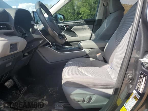 ✅ 2020 Toyota Highlander L • VIN: 5TDCZRAH0LS006085 • Lot: 81100565. Listed on Copart with 114,839 mi. Free auction sales archive from the USA and detailed vehicle history report at DreamBid. Image 7.