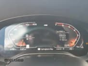 ✅ 2020 BMW 5 Series M550i xDrive • VIN: WBAJS7C08LBN96113 • Lot: 67542905. Wystawiony na Copart z przebiegiem 50 205 mil. Bezpłatny archiwum sprzedaży aukcyjnych z USA i szczegółowy raport historii pojazdu na DreamBid. Zdjęcie 9.