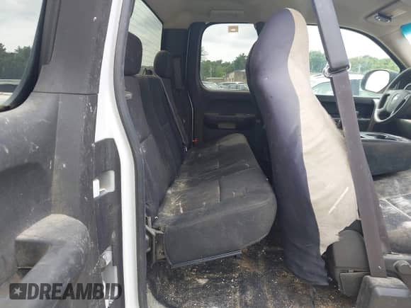 ✅ 2011 Chevrolet Silverado 1500 LS • VIN: 1GCRKREAXBZ428213 • Lot: 42732486. Wystawiony na IAAI z przebiegiem 222 132 mil mil. Skorzystaj z bezpłatnego archiwum sprzedaży aukcyjnych z USA i zobacz szczegółowy raport historii pojazdu na DreamBid. Zdjęcie 8.