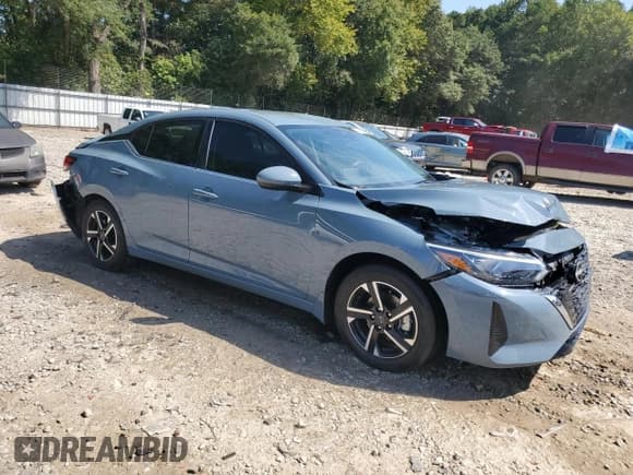 ✅ 2025 Nissan Sentra SV • VIN: 3N1AB8CV1SY211532 • Лот: 71986355. Опубликован ранее на Copart с пробегом 5 876 миль. Бесплатный доступ к архиву аукционных продаж из США и подробный отчёт об истории автомобиля на DreamBid. Изображение 4.